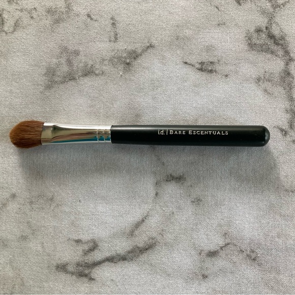 Bare Escentuals Makeup Brush - light stroke - Picture 1 of 4